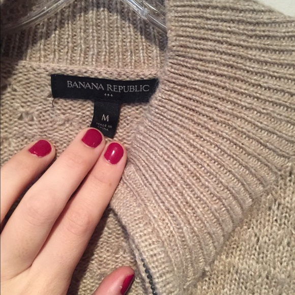 Banana Republic Beige Sweater - Picture 5 of 7